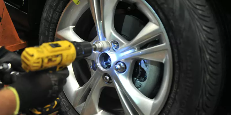 How to Install Lug Bolts